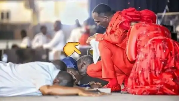Governor Ortom Lies Face Down In Worship at Dunamis Church (Photos)