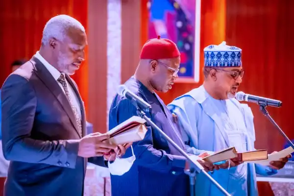 President Buhari Charges Newly Appointed Ministers; Re-assigns Four Others