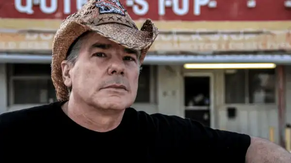 Biography & Career Of Sean Farmtruck Whitley