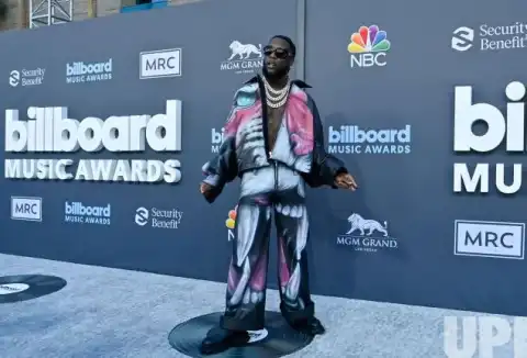 Burna Boy Performs At The Billboard Music Awards (Video)