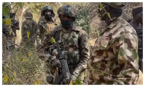 Army commander orders troops to intensify operations against bandits in Kebbi