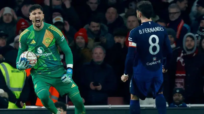 FA Cup: 10-man Man Utd beat Arsenal to qualify for next stage