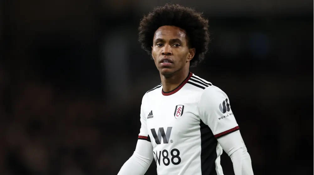 EPL: Willian names three current Chelsea players he would love to play with