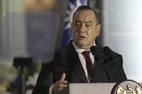 Guatemalan president leaves for Taiwan
