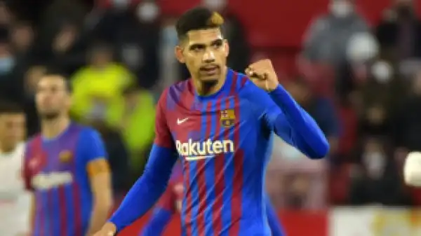Man Utd threaten Man City plans for Barcelona defender Araujo
