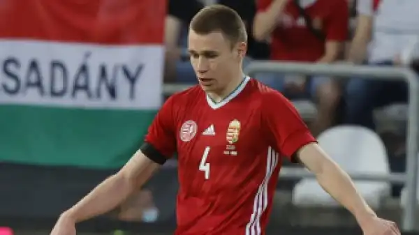 Fenerbahce defender Szalai shrugs off Chelsea, Napoli rumours