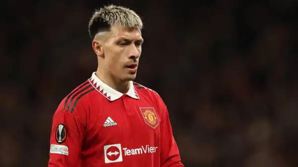 Lisandro Martinez returns to Carrington to step up injury recovery