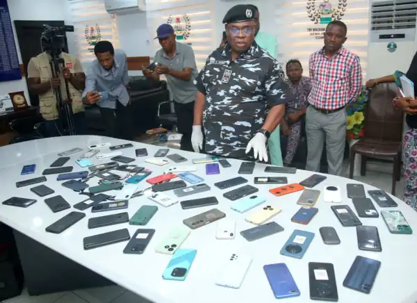Police nab tricycle robbery syndicate in Akwa Ibom, recover 72 stolen phones