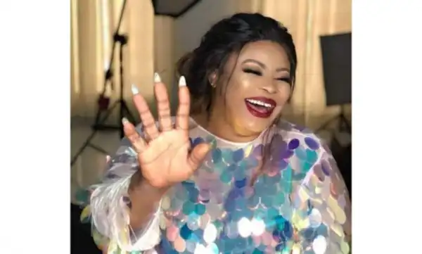 Actress, Dayo Amusa reacts after a stranger sent her N1,000