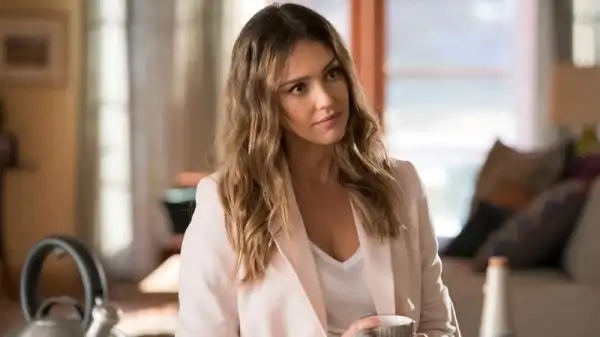 Jessica Alba to Star in Confessions on the 7:45 Adaptation for Netflix