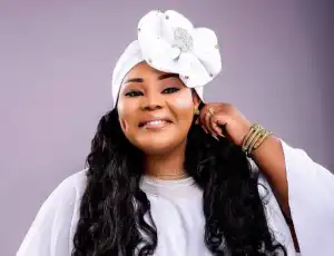 Ceccy Twum – Powerful Worship Songs Mix
