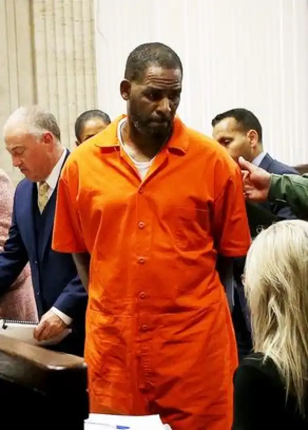 R Kelly Moved To Chicago Jail Ahead Of Trial For Trying To Buy Back S3x Tapes He Made With Five Underage Girls