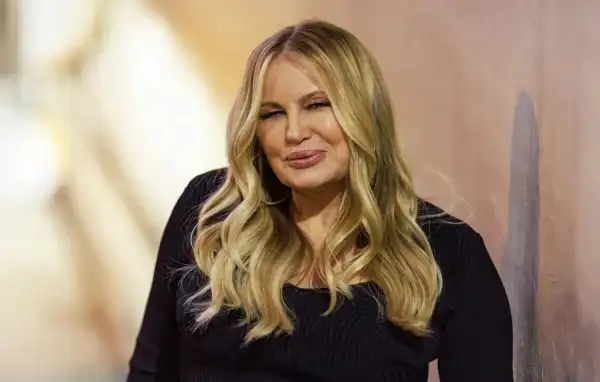Biography & Career Of Jennifer Coolidge