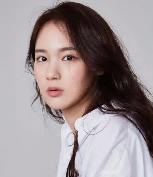 Biography & Career Of Kim Yoon Ah
