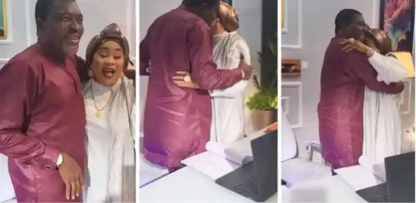 Kanayo Kanayo, Sola Sobowale Cause Stir As They Kiss And Hug Passionately