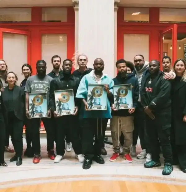 Davido Ignores Rumour of Impregnating Babymama, Celebrates His Album Tour In France