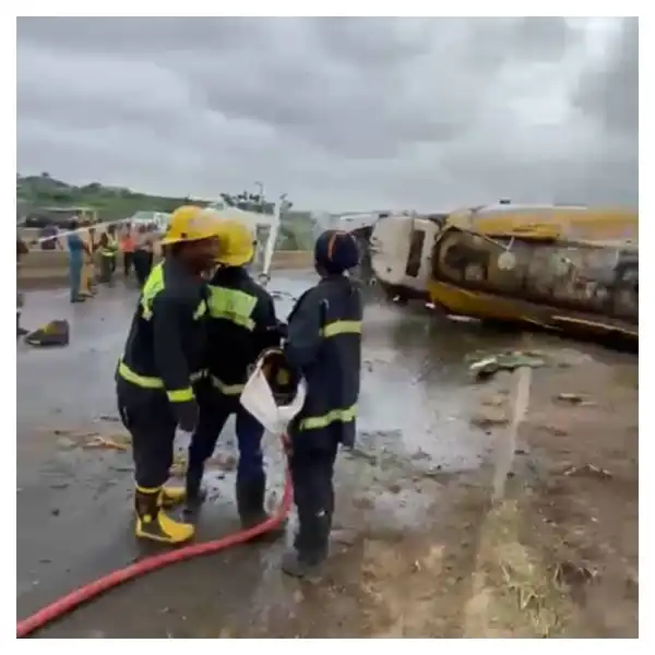 Fire agency recovers two bodies as petroleum tanker somersaults in Ibadan [PHOTO]
