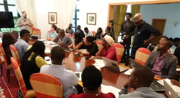 Spanish experts train journalists in fact-checking, others