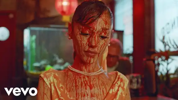 Ariana Grande - petal (Video)
