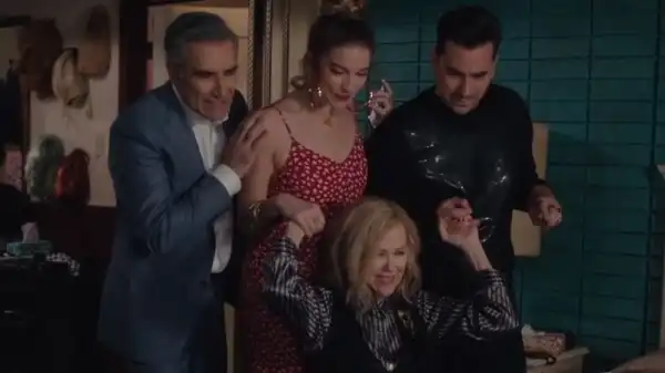Schitt’s Creek Leaving Netflix, Hulu Release Date Set
