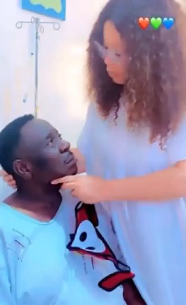 Actress Monalisa Chinda Visits Ailing Mr. Ibu At The Hospital (Video)