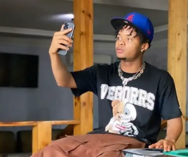 Social Media Users Slam Singer, Crayon, After Revealing Why He Hasn’t Visited His Parents In 5 years