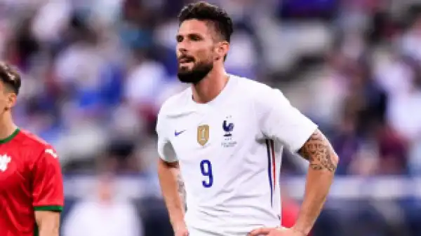 AC Milan already selling Olivier Giroud shirts