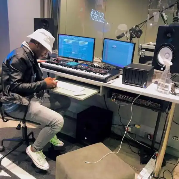 Teddy’Bae – Khal’iNtshiza (Vocal Mix)