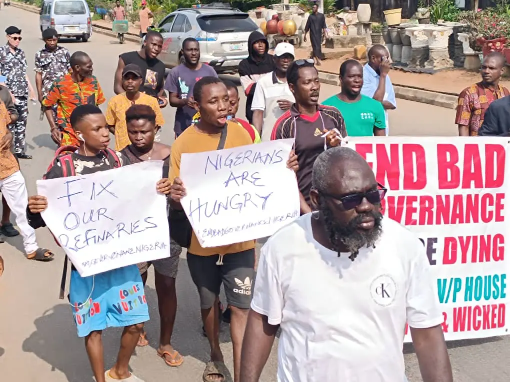 Protest: Youths defy Edo govt directives on road blocks