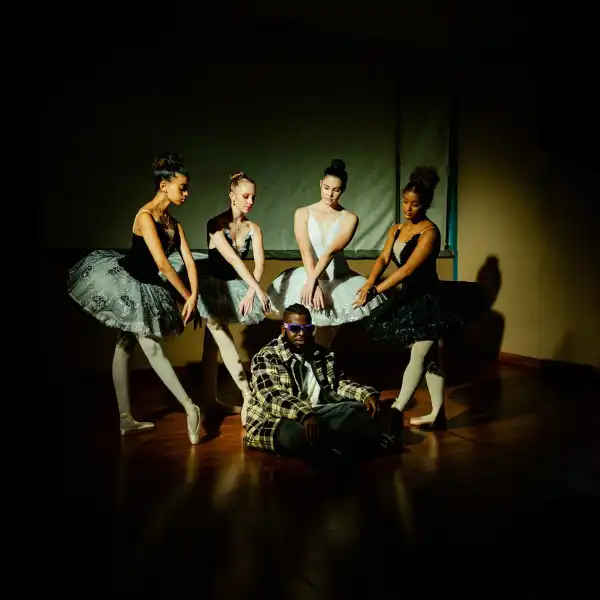 J-Smash Ft. Lookatups & Vendaboypoet – Intro