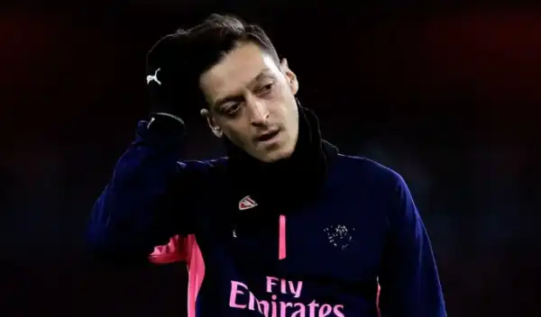 Arsenal midfielder, Ozil turns down offer to join new club