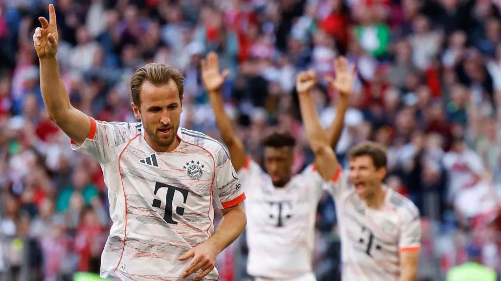 Harry Kane lifts first career title as Bayern beat Borussia Mochengladbach
