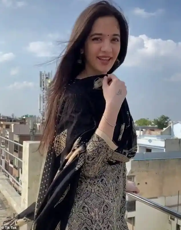 Update: 16-year-old TikTok star Siya Kakkar killed herself 