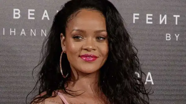 "Shame ":- Rihanna Reacts To Snapchat