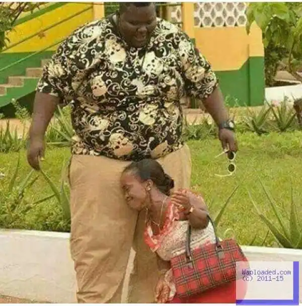 Hilarious Photo: Which Music Is This Lady Listening To ?