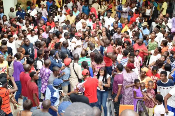 Akinwunmi Ambode, M.I And Desmond Elliot Causes A Stir At The Malls