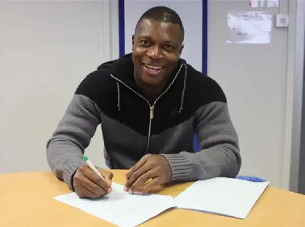Footballer Yakubu Aiyegbeni signs new contract with Reading FC