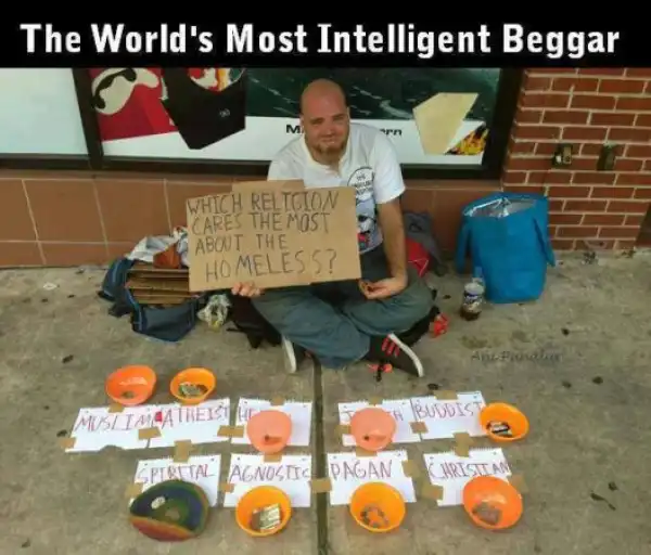Hilarious Photo: Meet The World’s Most Intelligent & Business Beggar..Lol!! 