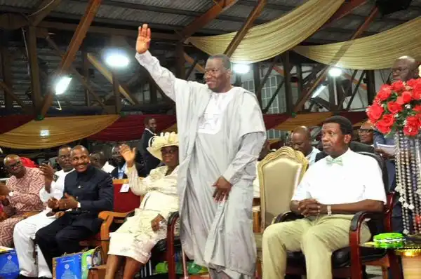 Jonathan In Presence Of Osinbajo Receives Loud Ovations At Reedemed Camp