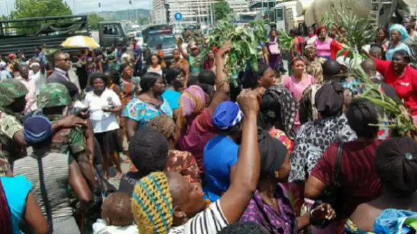 Married Women Take to The Streets to Protest Sexual Starvation