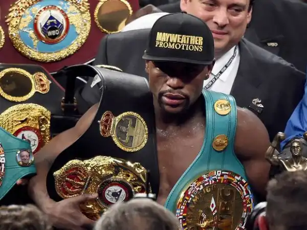 Mayweather Beats Berto Says “My Career Is Over”