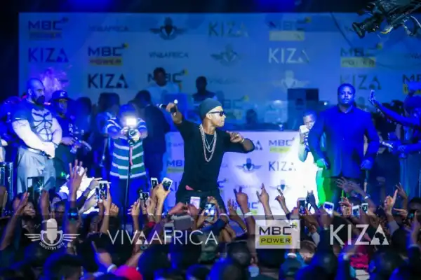 Nigerians are busy casting their votes, while Wizkid is Performing in Dubai
