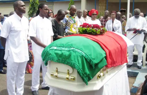 Photo: Chukwumerije Buried In Abia