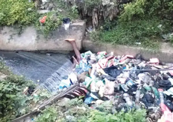 Photo: Cult Members Bury Motorist Alive In Lagos