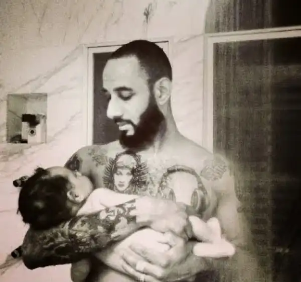 Swizz Beats pictured taking a bath with his son...