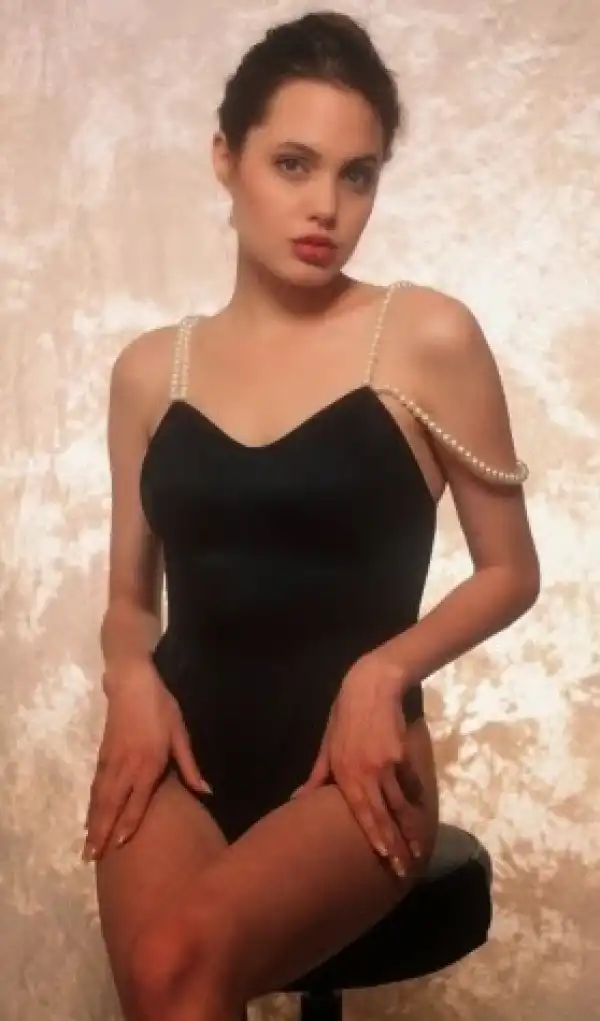 Unseen photos of Angelina Jolie as a 16 year old aspiring model
