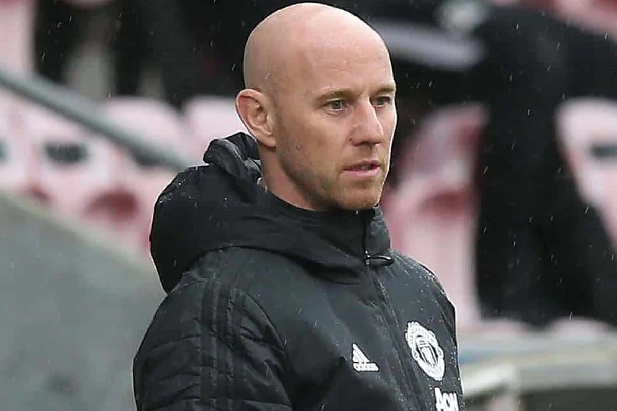 ‘He’s absolutely flying at Marseille’ – Nicky Butt slams Man United over Gomes decision
