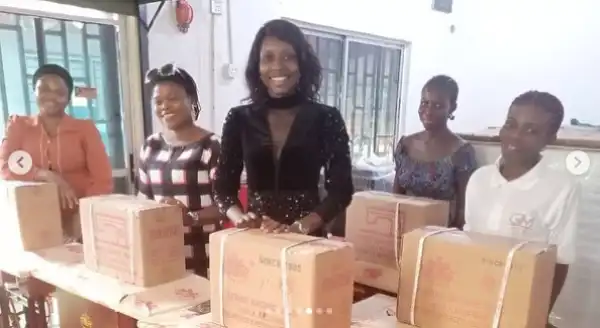 Actress, Toyin Abraham Empowers 5 Fans, Gives Them Brand New Sewing Machines
