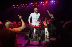 Kirk Franklin – Something About the Name Jesus (Medley)