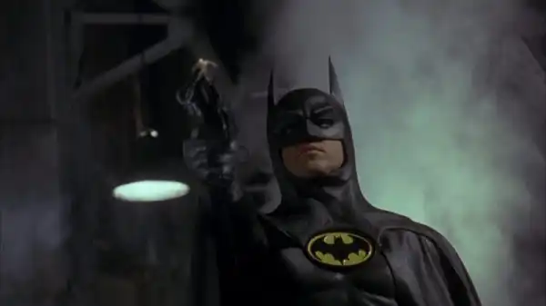Batgirl Set Photos Unveil First Look at Michael Keaton in Batman Suit